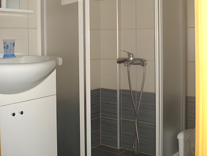 Bathroom 2, Agrelia studios, Central Macedonia