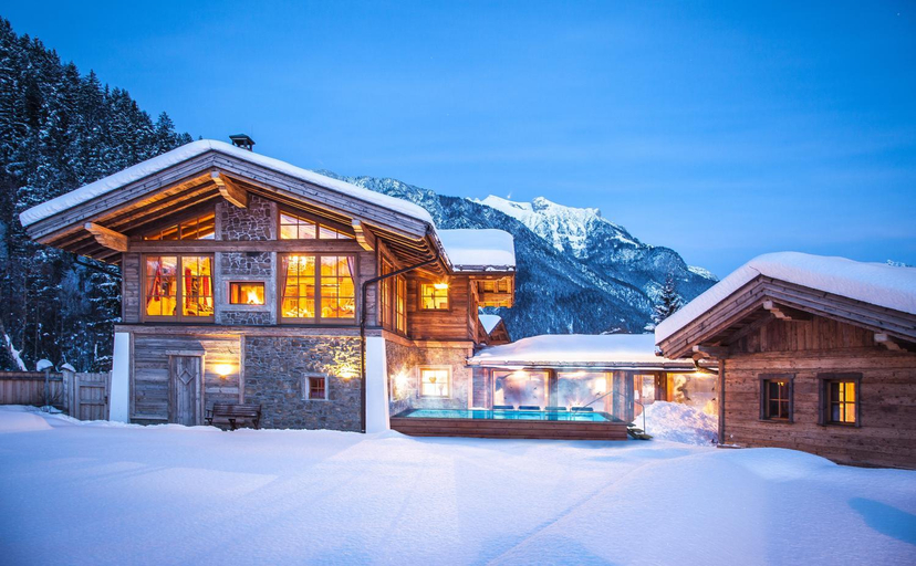 Exterior & Views