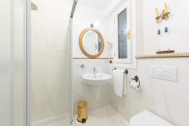 Bathroom 4, Residenza La Loggia, Venezia