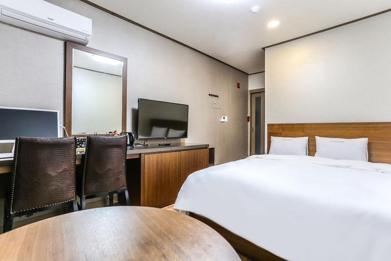 Bedroom 2, Gangneung Hyundai Motel, Gangneung