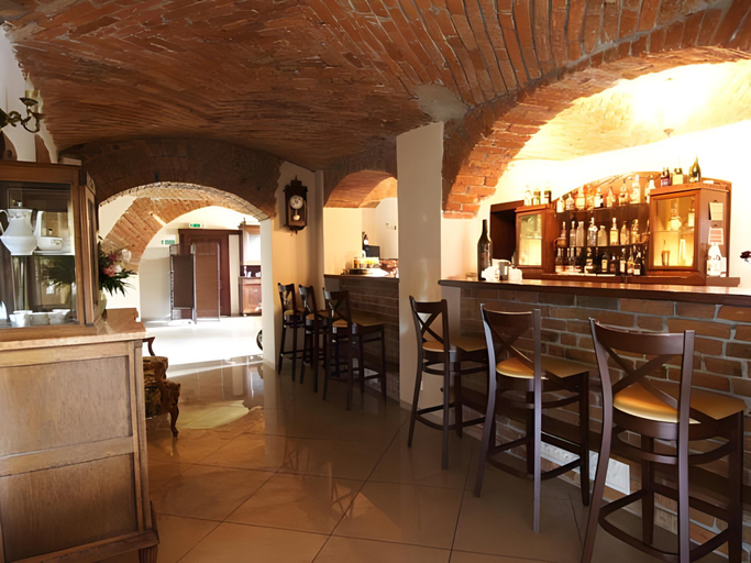 Food & Drinks 4, Dwor Stary Chotow, Kalisz City