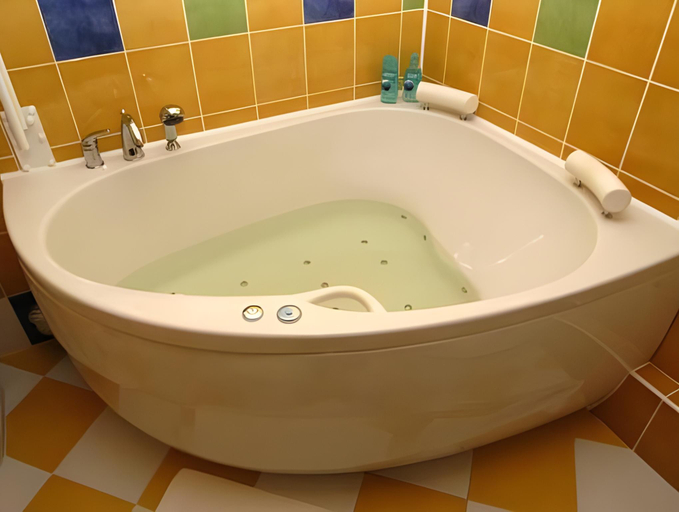 Bathroom 3, Hotel Loucky, Most