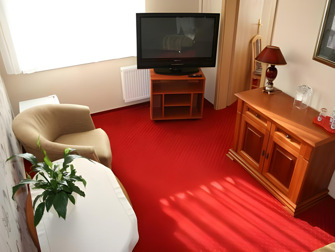 Bedroom 3, Hotel Ren & Restauracja Browar Kociewski, Starogard