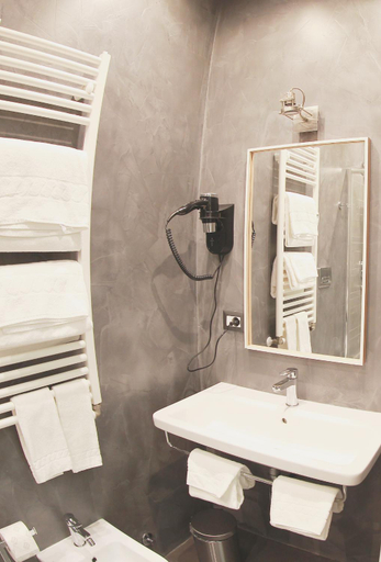 Bathroom 4, WE LOVE ROMA Guest House, Rome