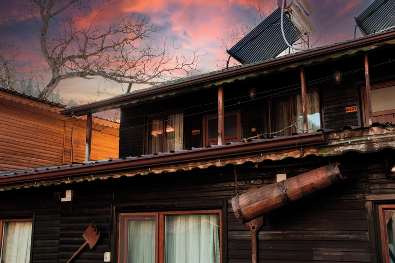 Abant Barış Pension, Merkez