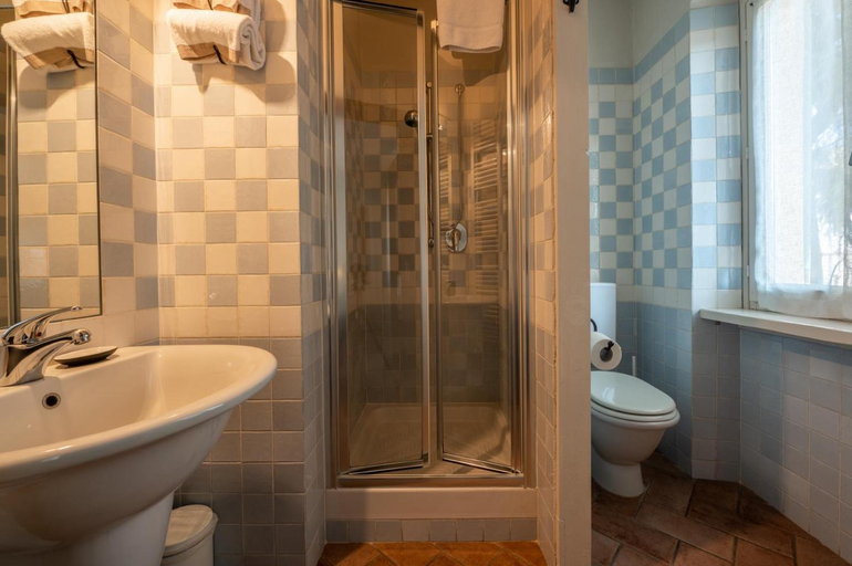 Bathroom 2, CONVINO, Cuneo