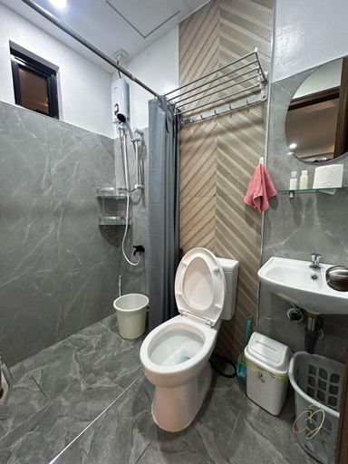 Bathroom 4, CJ Apartments, Olongapo City