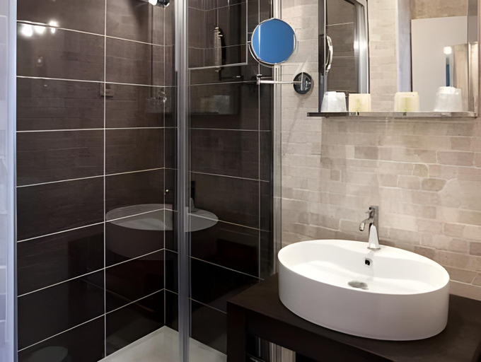 Bathroom, Hotel Beausejour, Côtes-d'Armor