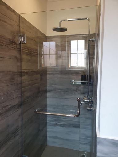 Bathroom 14