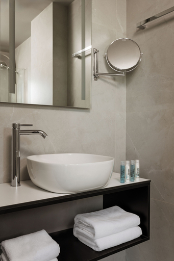 Bathroom 4, THE ALASSIA HOTEL, Attica