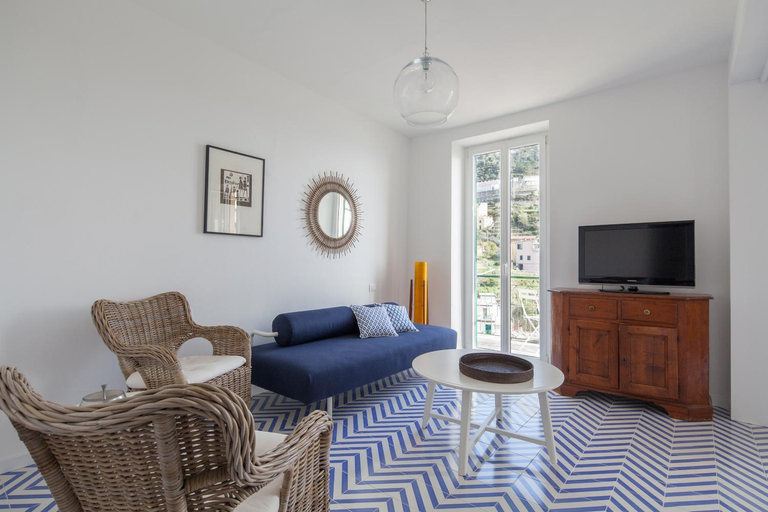 Bedroom 2, San Giovanni Apt, Seaview terrace, 2 Aircondo BDR, easy from Train or Private Parking, La Spezia
