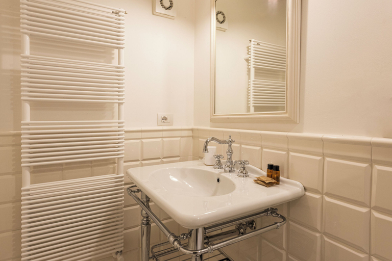 Bathroom 4, Rinascimento Privato by MMega, Florence