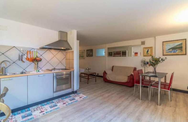 Others 5, Casa Coppe… affacciato sulla baia delle favole, Genova