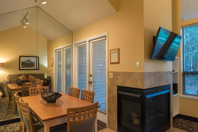 Dining Room 2