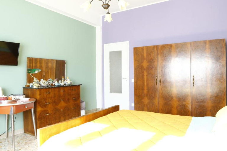 Bedroom 1, Casa di Nonna Signorina, Catania