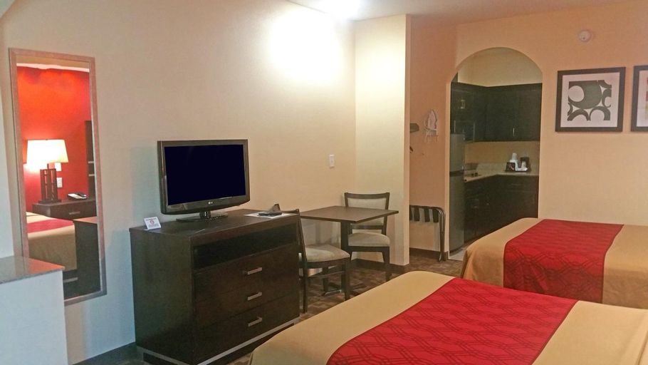 Bedroom 3, Regency Inn & Suites - Baytown, Harris