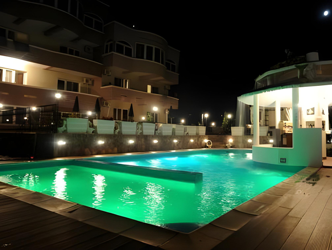 Sport & Beauty 2, Accommodation Royal Azur