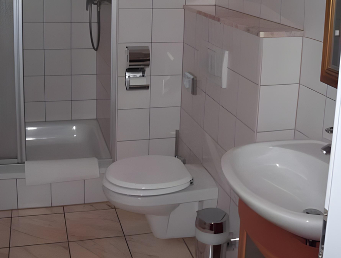 Bathroom 5, Schlosshotel Bredenfelde, Mecklenburgische Seenplatte