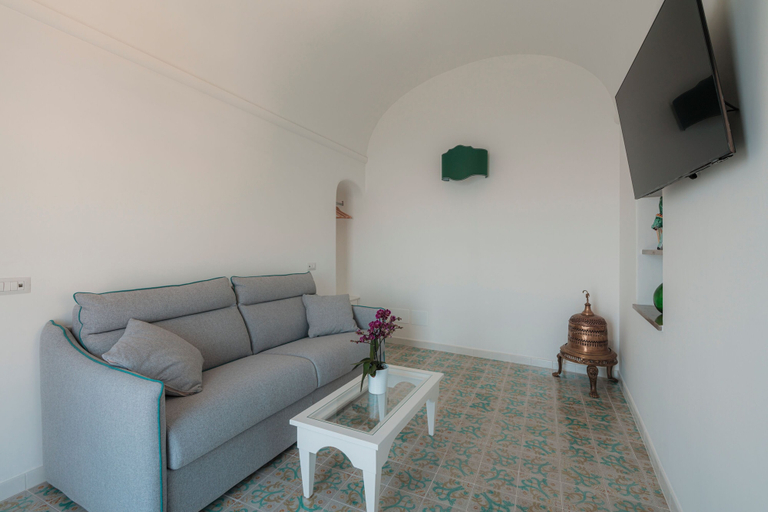 Others 4, Villa Nettuno, Salerno