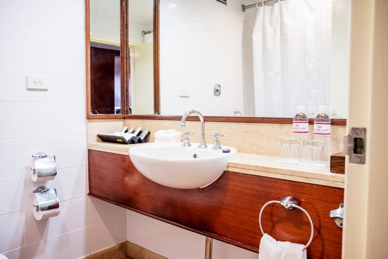 Bathroom 4, Crown Hotel, National Capital District
