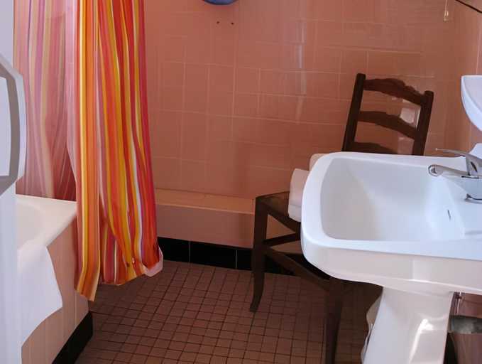 Bathroom 4, Hotel Villa Les Sirenes, Pyrénées-Orientales