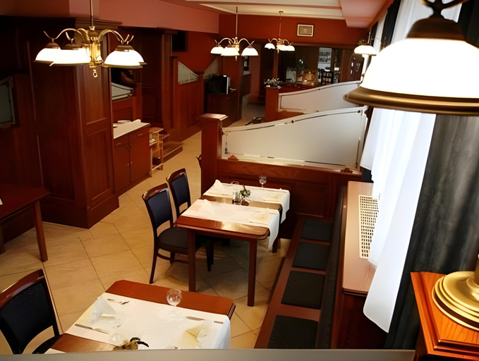 Food & Drinks 3, Hotel Baltaci U Nahonu, Zlín