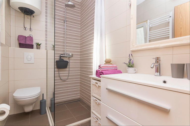 Bathroom 3, Apartments Garmaz, Podgora