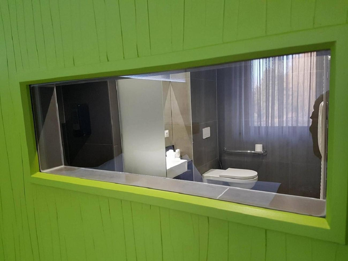 Bathroom 4