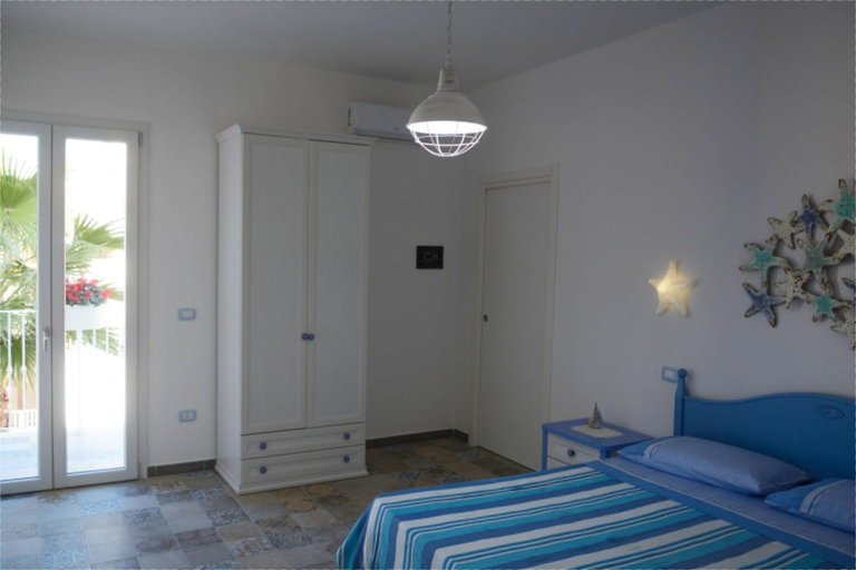 Bedroom 2, B&B LA COLIMENA, Taranto
