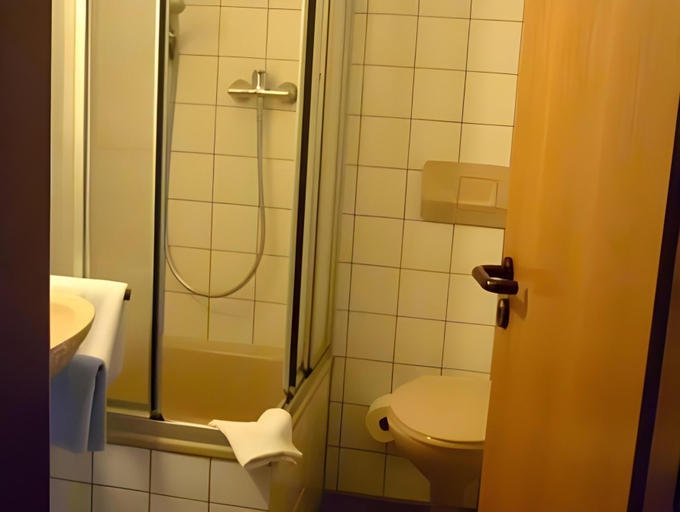 Bathroom 5, Tagungshaus Wernau, Esslingen