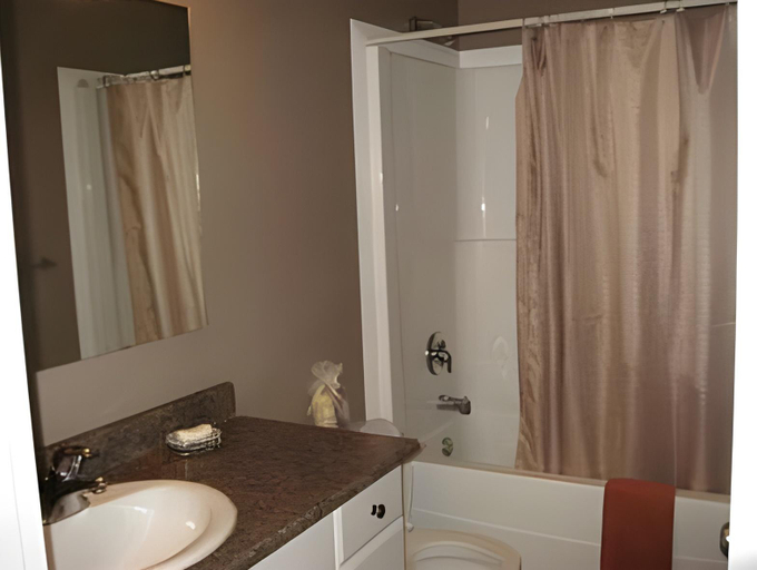 Bathroom, Centre Suite Inns Motel, Division No. 12