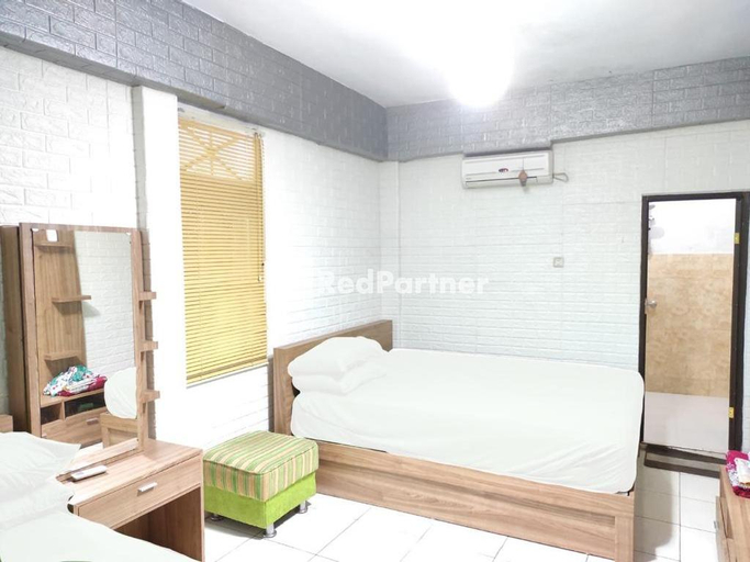 Bedroom, Surya Hotel Soppeng RedPartner, Soppeng