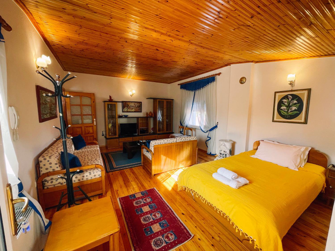 Others 3, Diana Guesthouse, Korçës