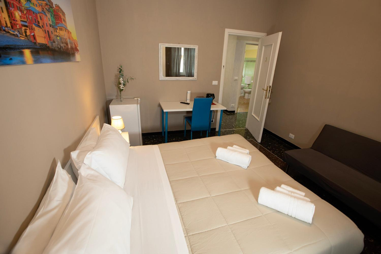 Bedroom 2, Casa Vittoria di San Martino Affittacamere, Genova
