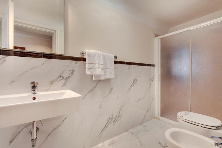 Bathroom 3, Ca' Riza, Venezia