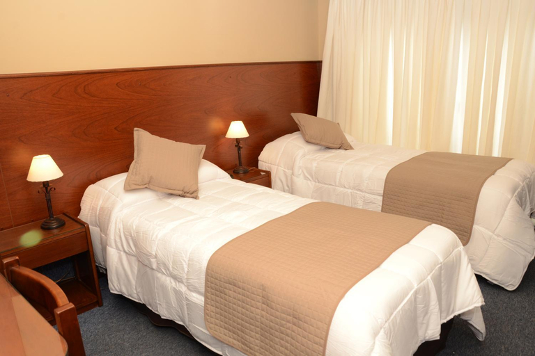 Bedroom 3, Hotel Leoncia, n.a540