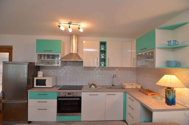 Others 4, Ferienwohnung mit Klimaanlage nur 25 m zur Adria, Zadar