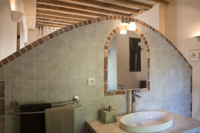 Bathroom 12