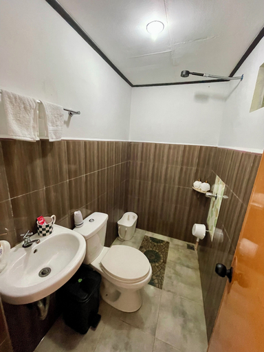 Bathroom 4, Nayon Inn, El Nido