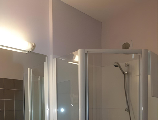 Bathroom 5, Carré Py' Hôtel, Hautes-Pyrénées