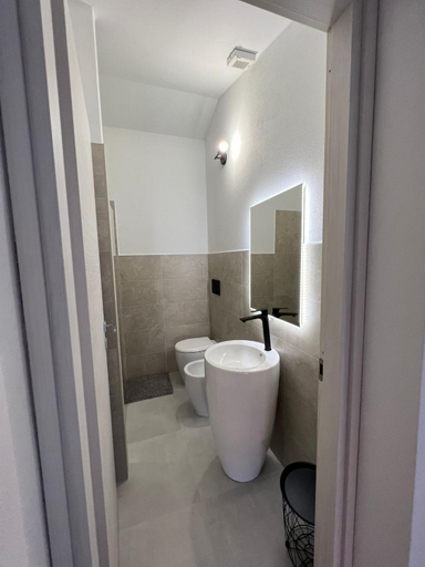 Bathroom 2, B-Guest House, Oristano