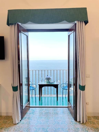 Others 5, Villa Nettuno, Salerno