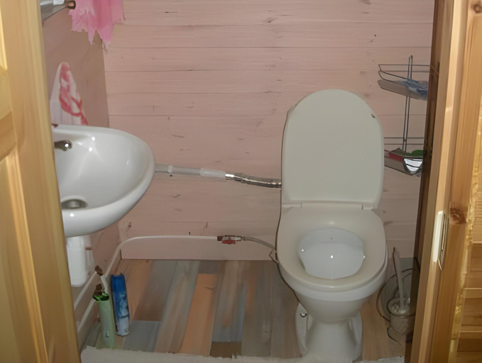 Bathroom 4, Paepealse Guesthouse, Kullamaa