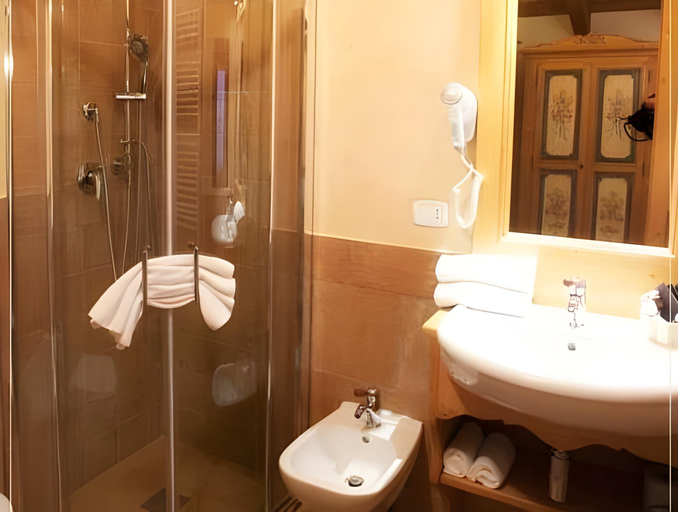 Bathroom 2, Garni Astoria Hotel & SPA, L'Aquila