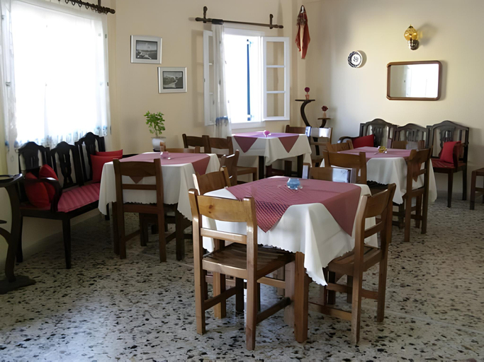 Food & Drinks 4, Villa Firostefani, South Aegean