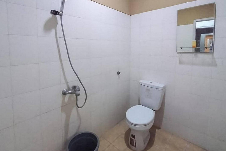 Bathroom 12