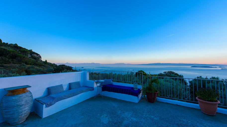 Others 5, Villa Marouda, Thessaly