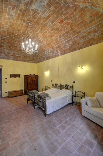 Bedroom 18