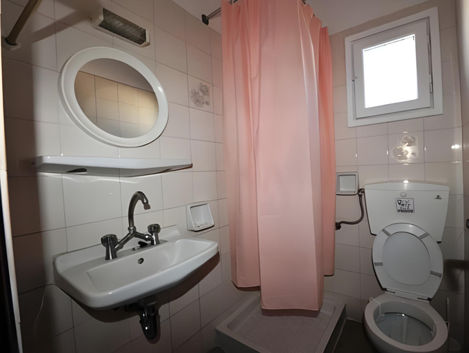 Bathroom 3, Villa Firostefani, South Aegean