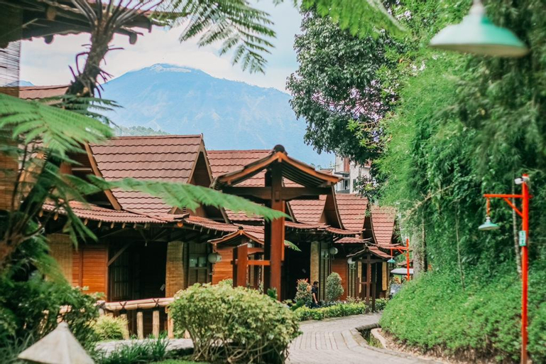 Exterior & Views 18